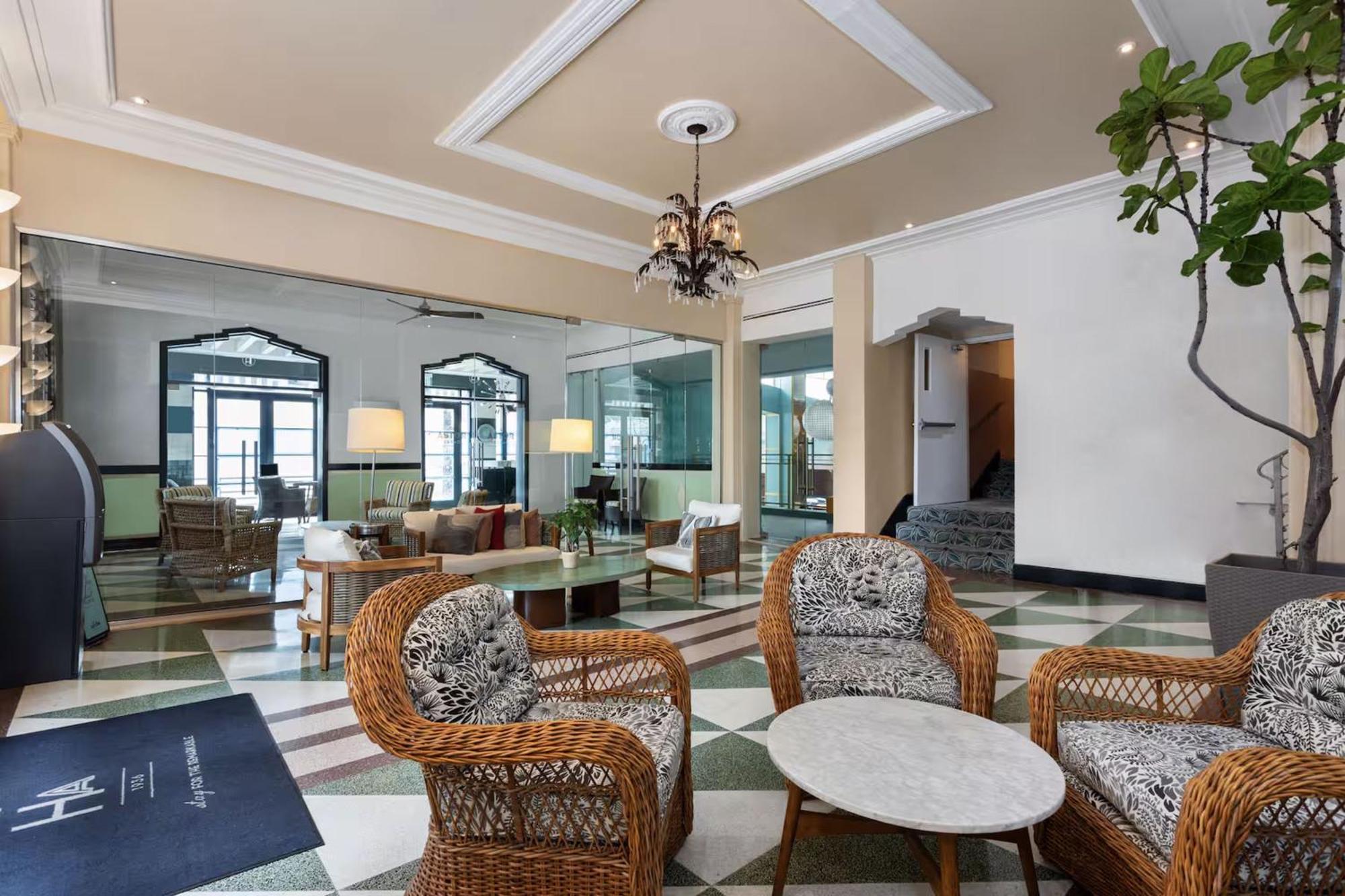 Roami At Hotel Astor Маями Бийч Екстериор снимка